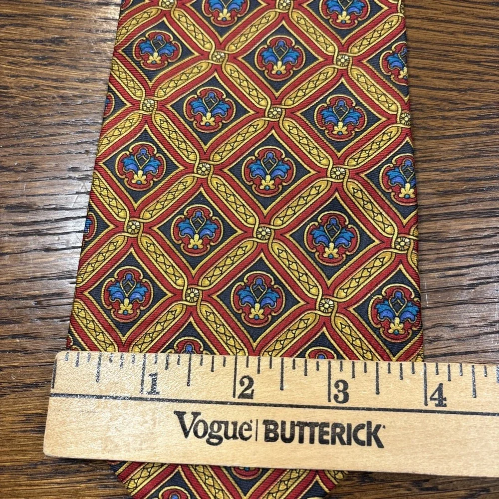 Christian Dior Cravates 100% Silk Neck Tie Red Gold Geometric Dress Canada Made